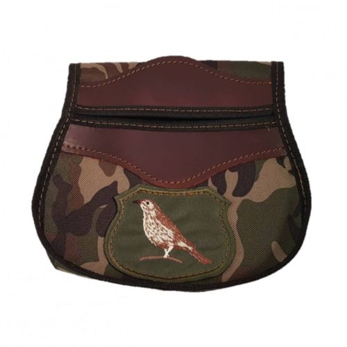 5012-Una bolsa de ojeo en cordura lona camuflaje con bordado de zorzal, malviz o tordo